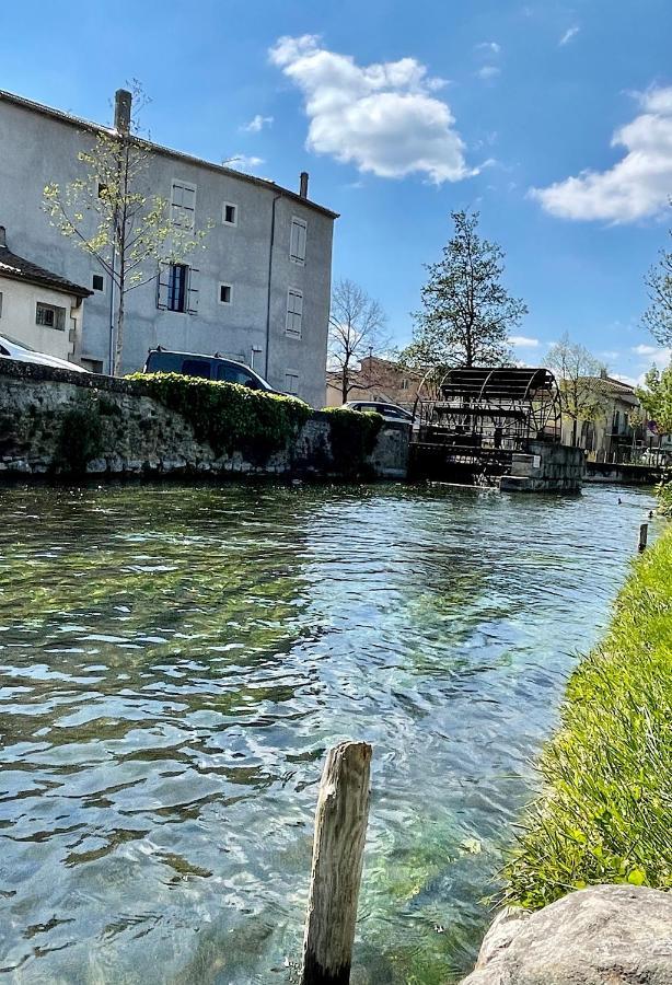 Quai Du Felibre LʼIsle-sur-la-Sorgue Exterior foto
