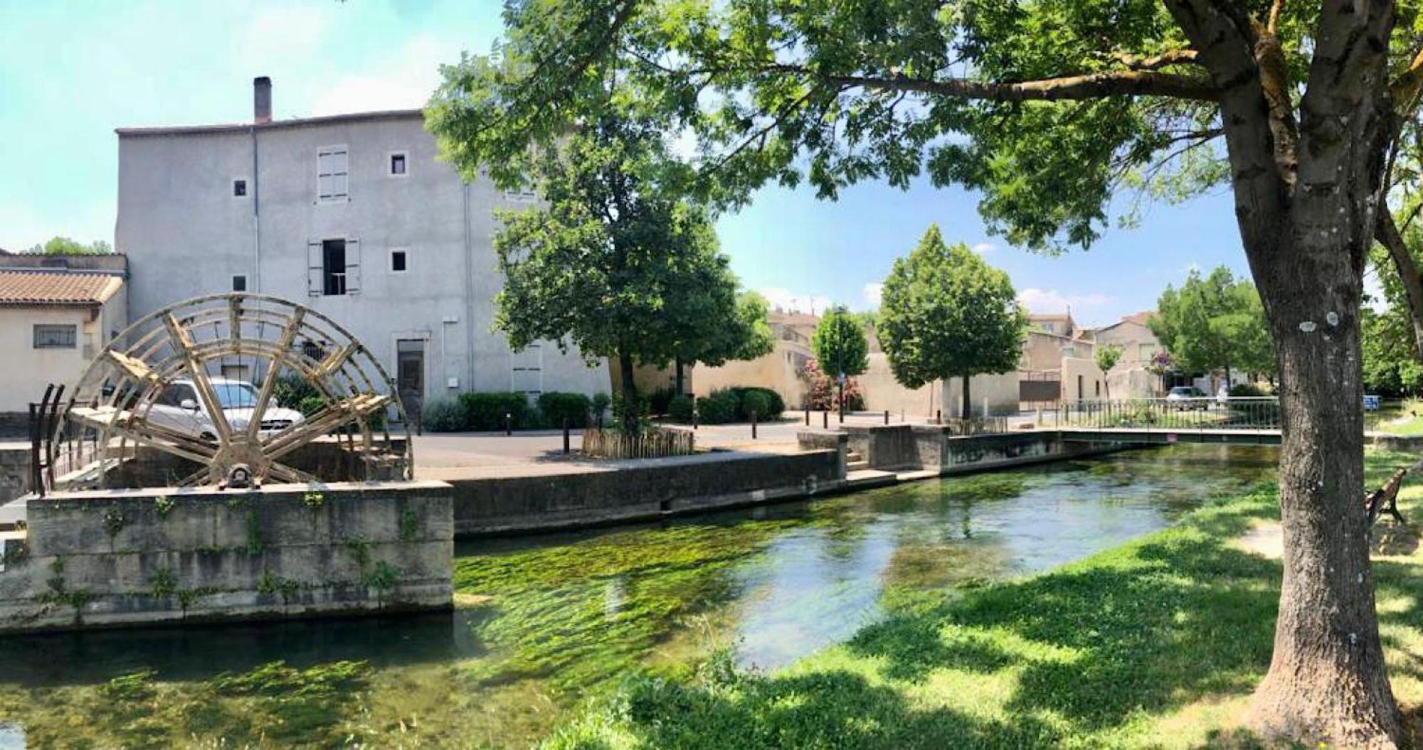 Quai Du Felibre LʼIsle-sur-la-Sorgue Exterior foto